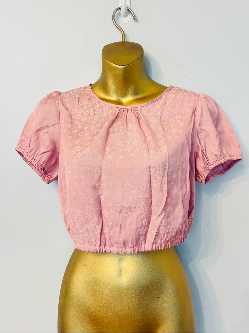 Anthropologie Le Lis Pink Floral Jacquard Puff Sleeve Crop Top NWT Small - Picture 2 of 4